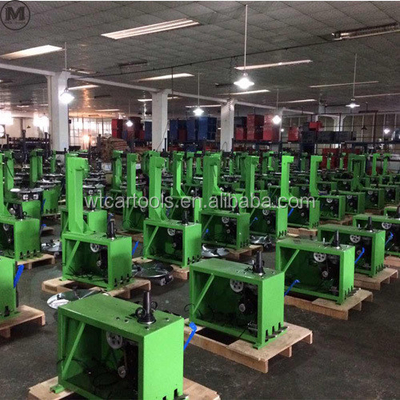 12rpm स्व-केंद्रित WSR-093 ऑटोमोटिव टायर मशीन वैकल्पिक सहायता हाथ के साथ